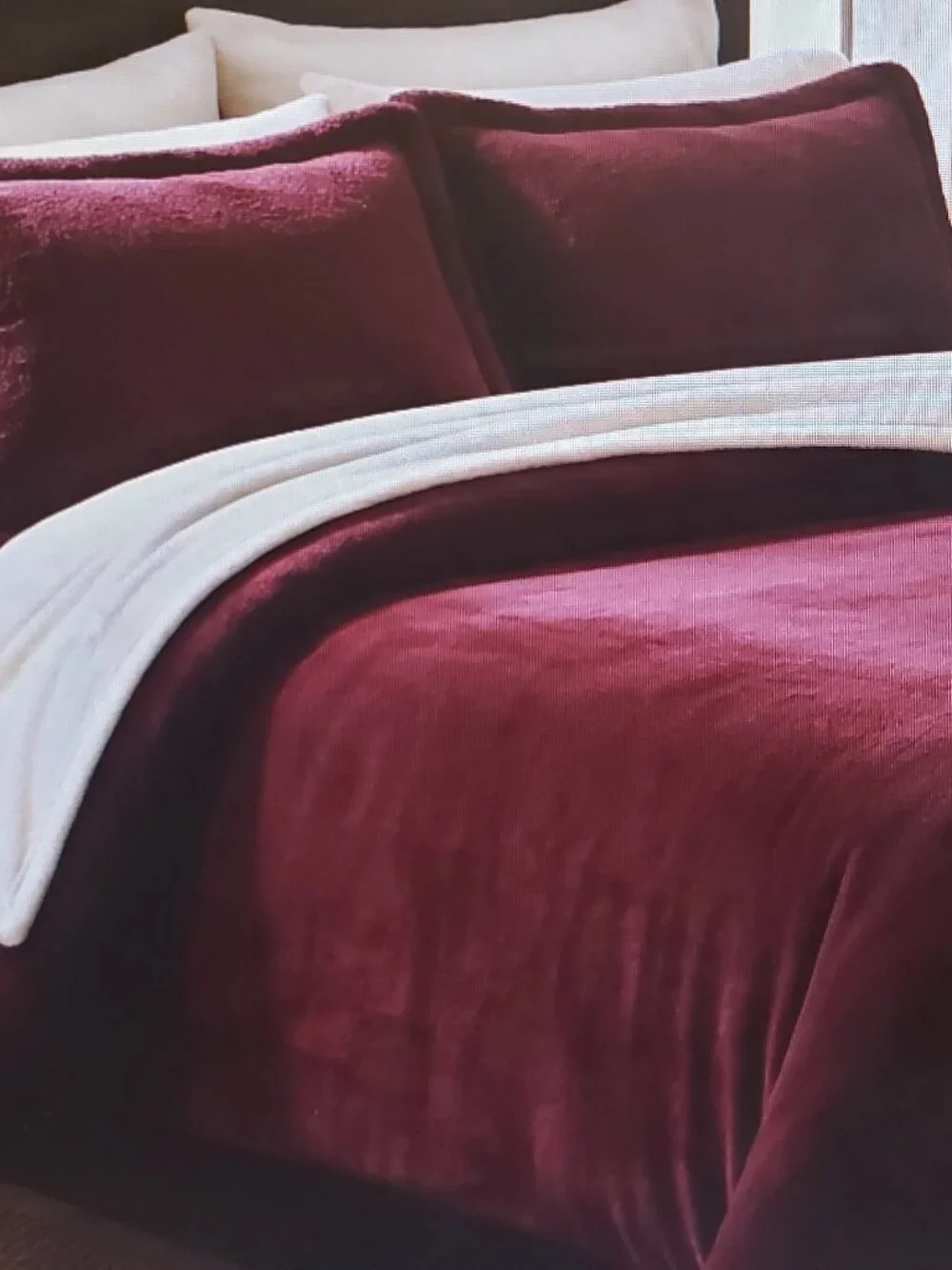 Domestications plush bed set